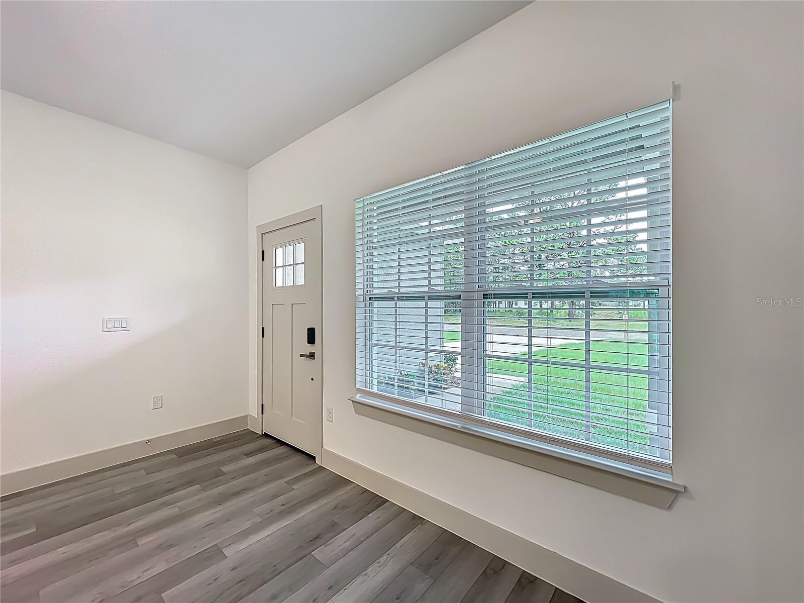 1190 W CARY DR