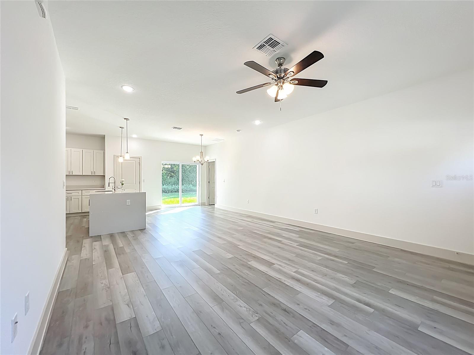 521 MARION OAKS LN