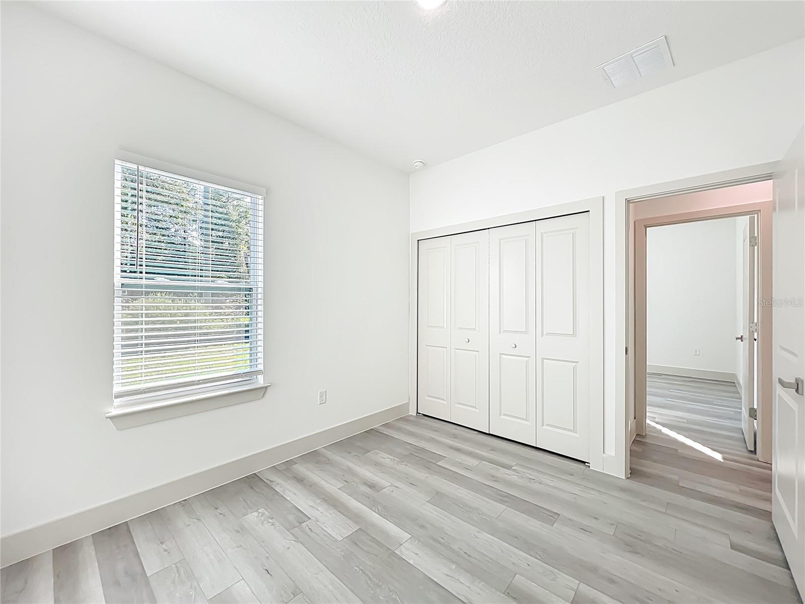 521 MARION OAKS LN