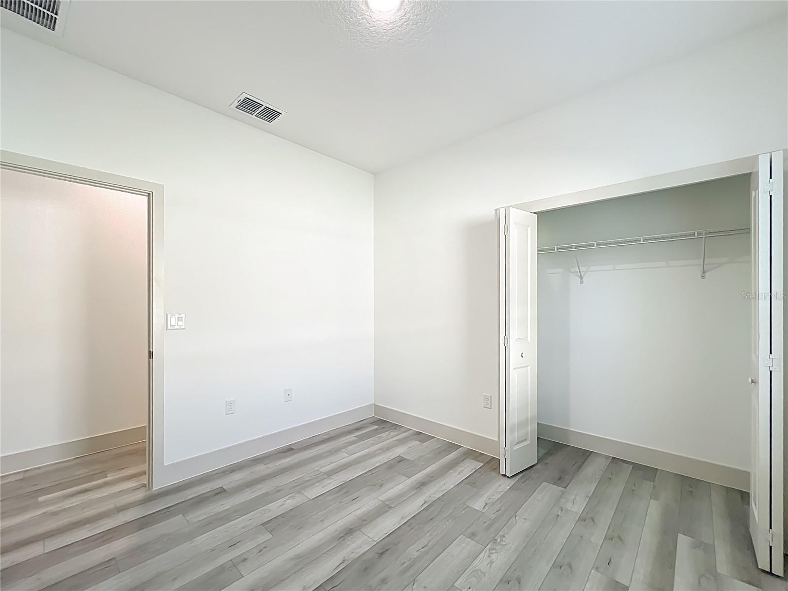 521 MARION OAKS LN