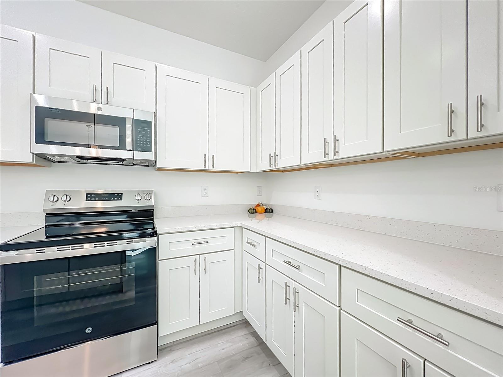 521 MARION OAKS LN