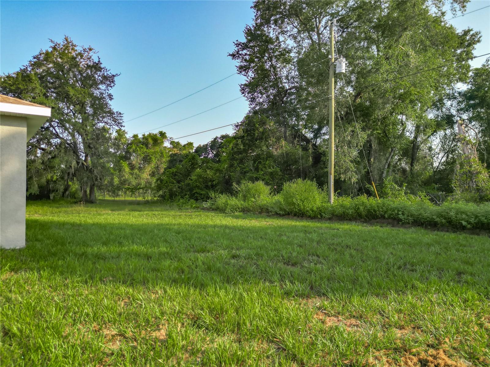 521 MARION OAKS LN