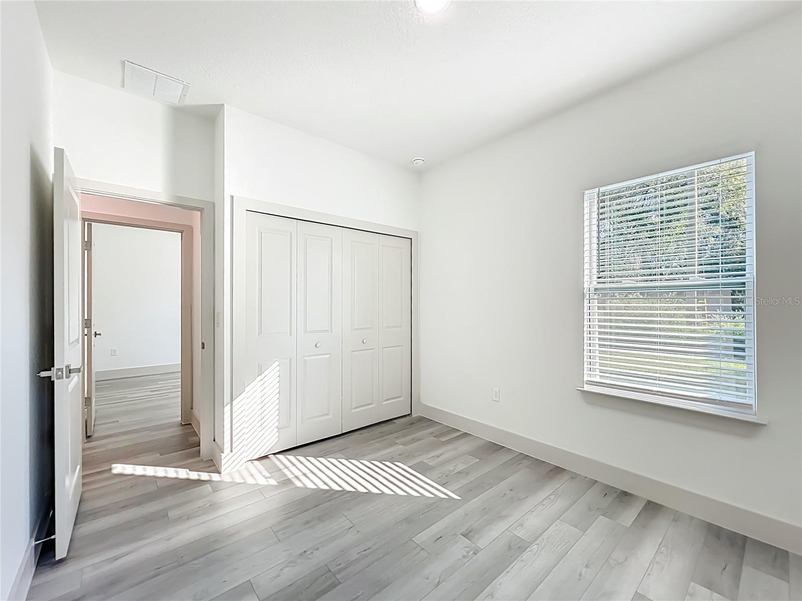 521 MARION OAKS LN