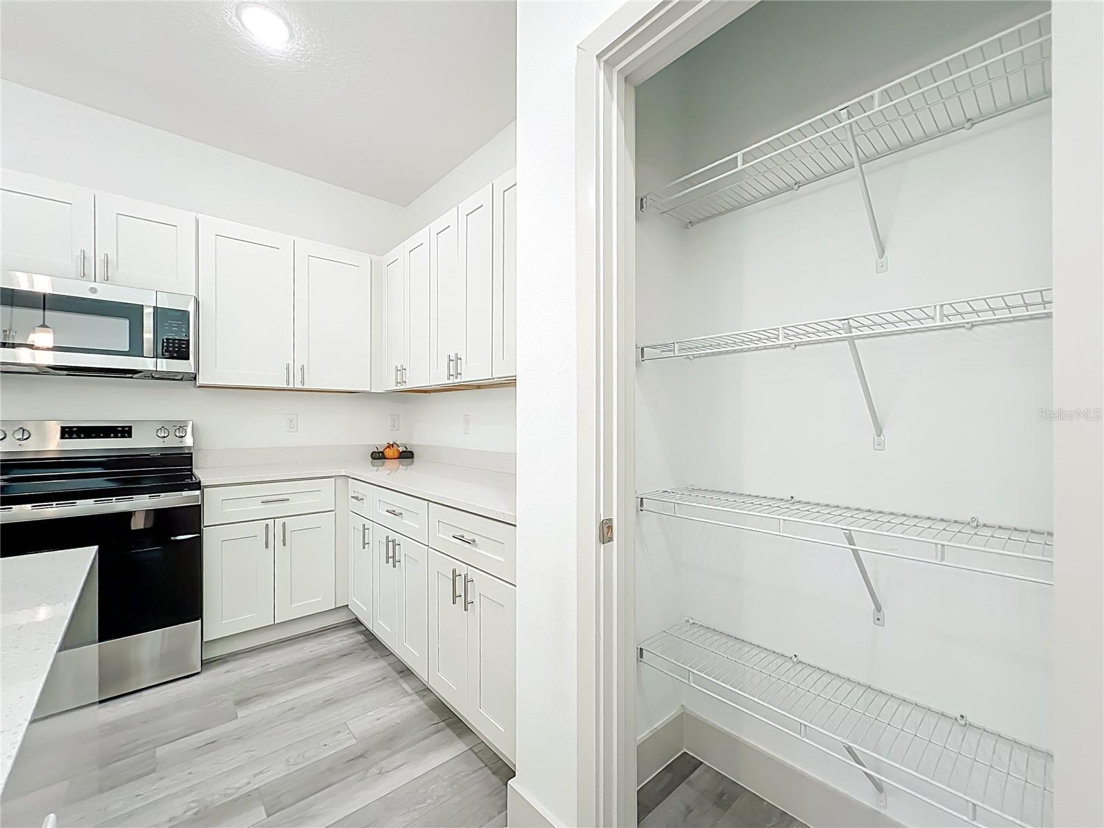 521 MARION OAKS LN