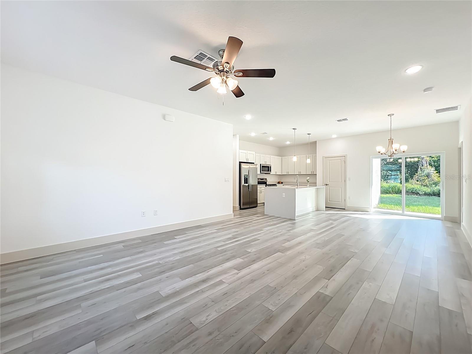 521 MARION OAKS LN