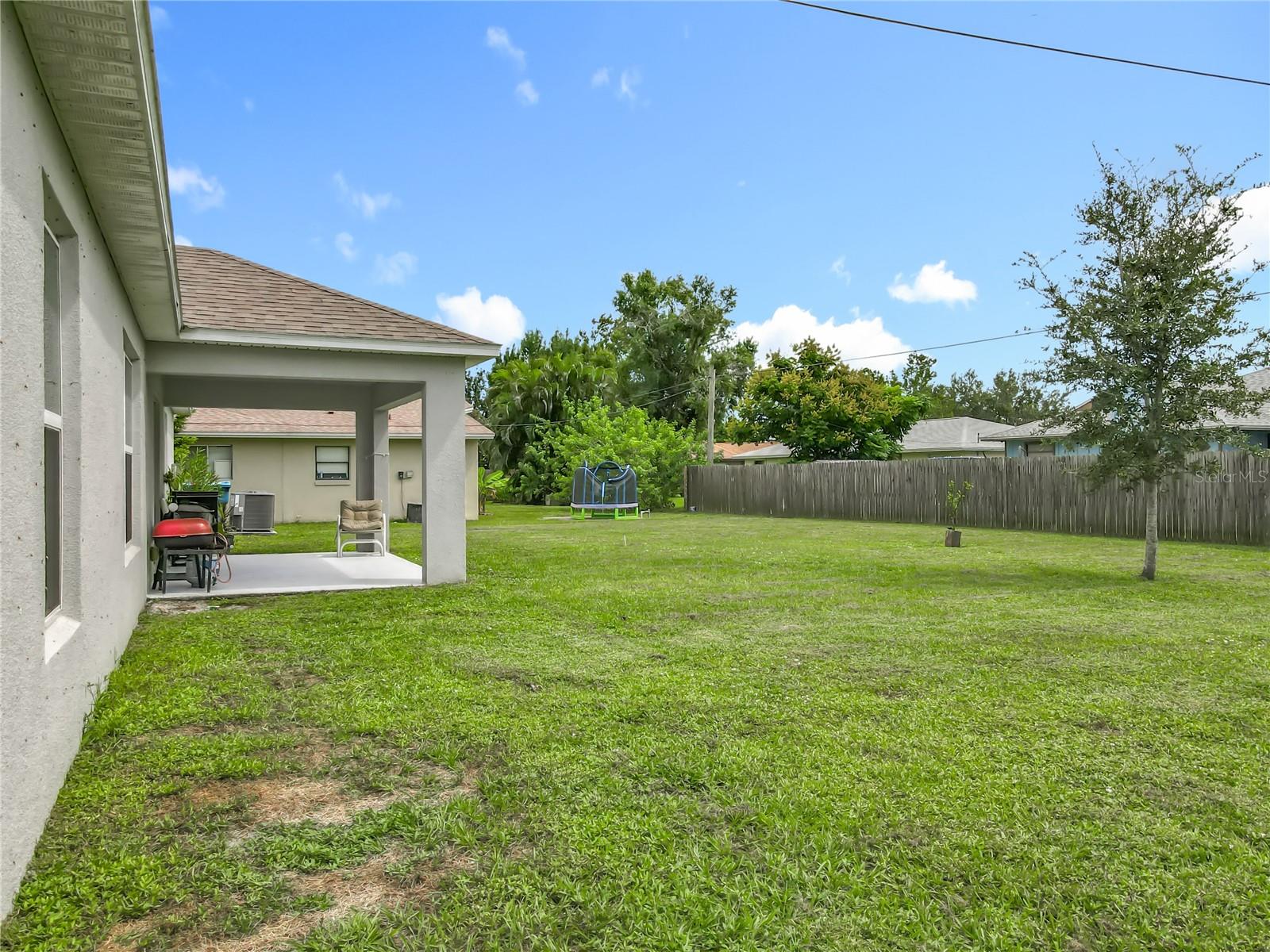 808 GRANDEUR ST SE