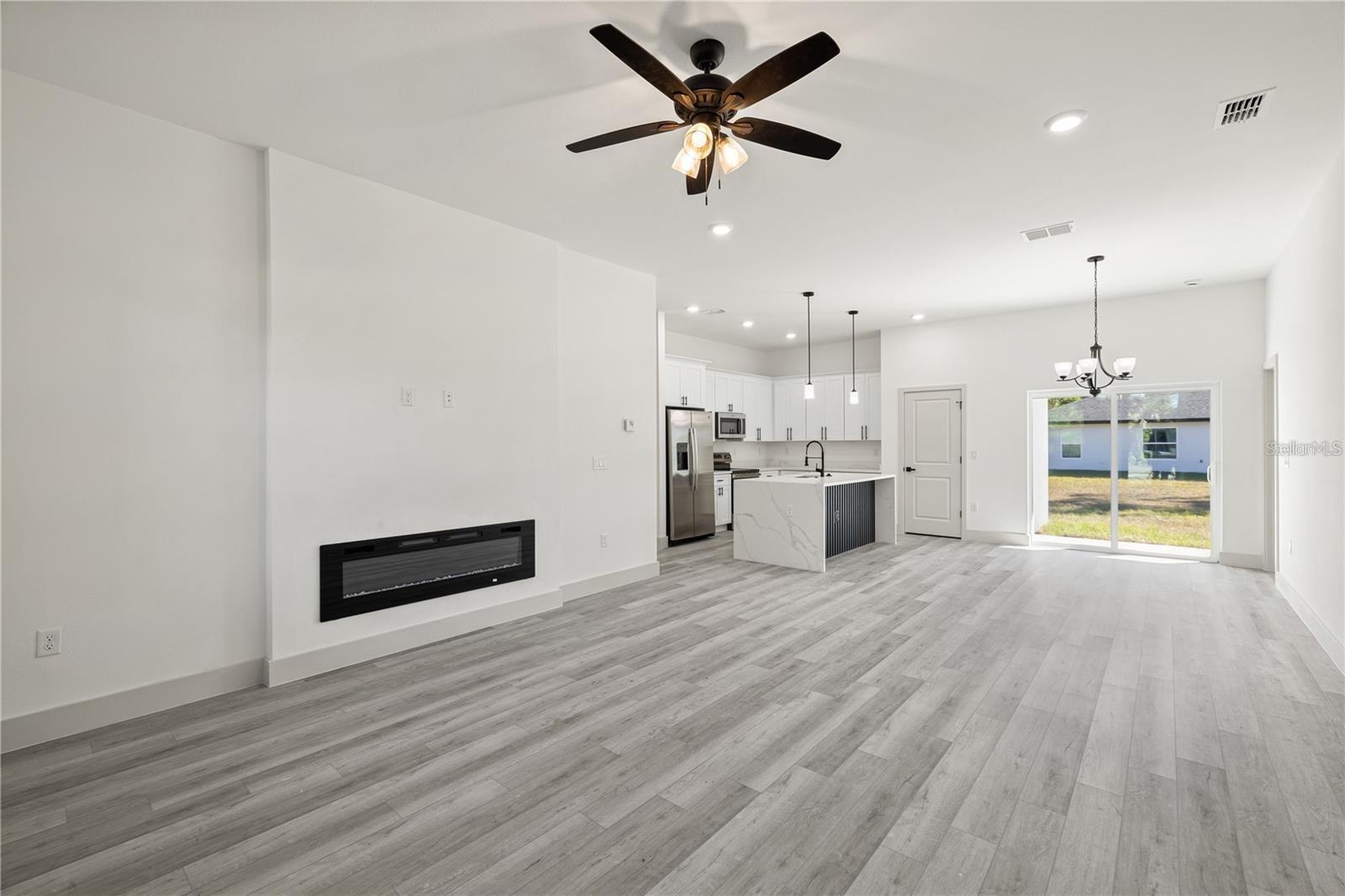 15467 HILLSBOROUGH BLVD