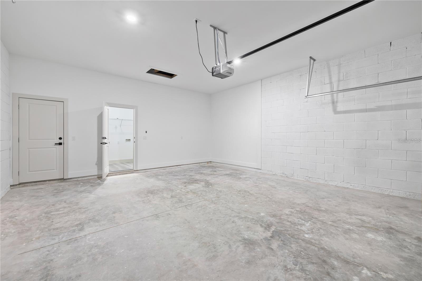 15467 HILLSBOROUGH BLVD