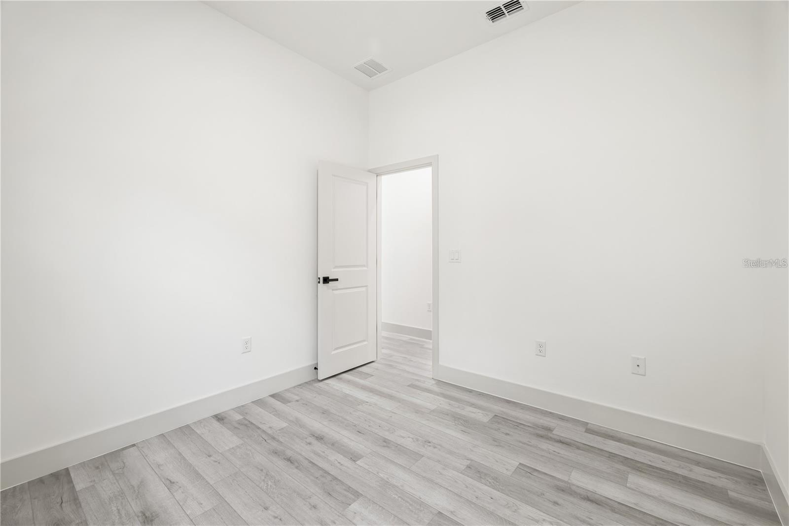 15467 HILLSBOROUGH BLVD