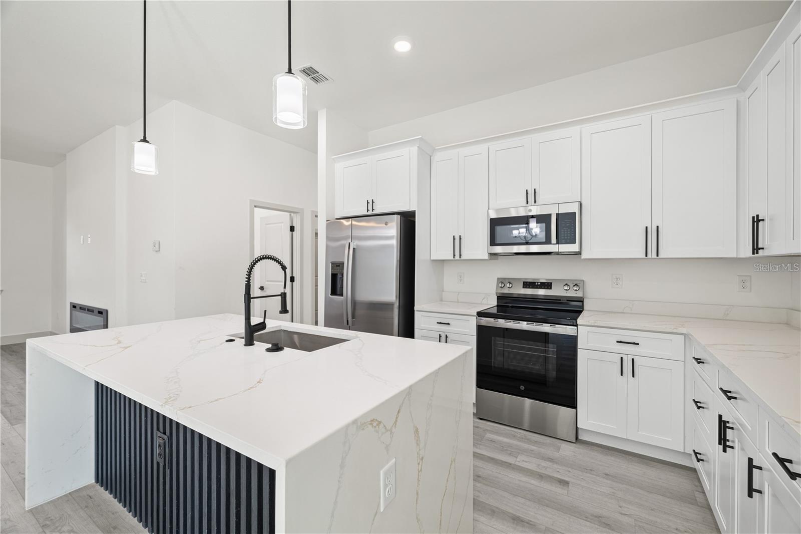 15467 HILLSBOROUGH BLVD