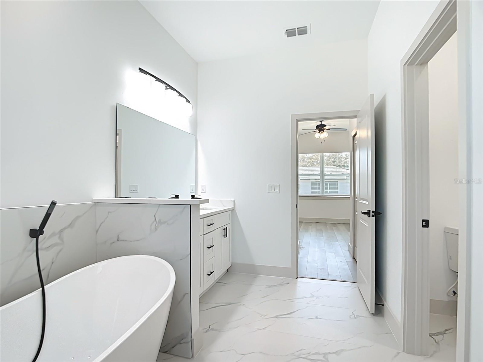 15467 HILLSBOROUGH BLVD