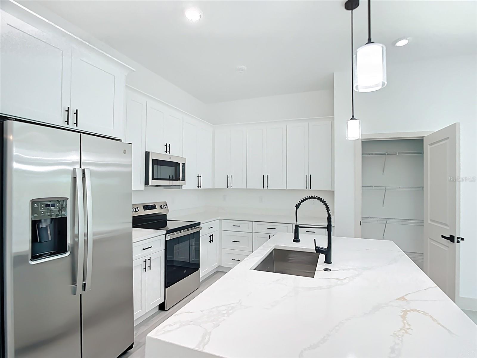 15467 HILLSBOROUGH BLVD