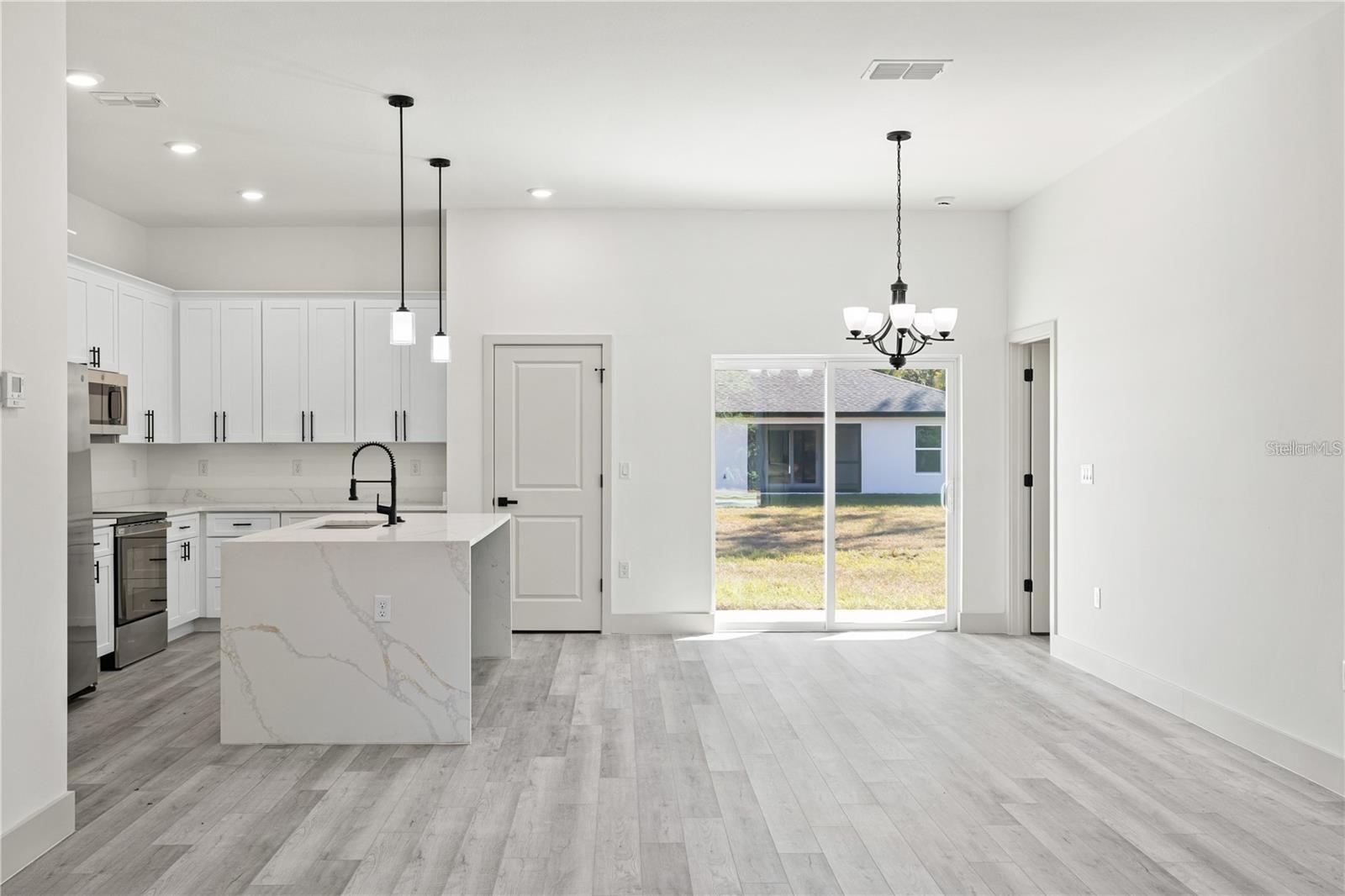 15467 HILLSBOROUGH BLVD