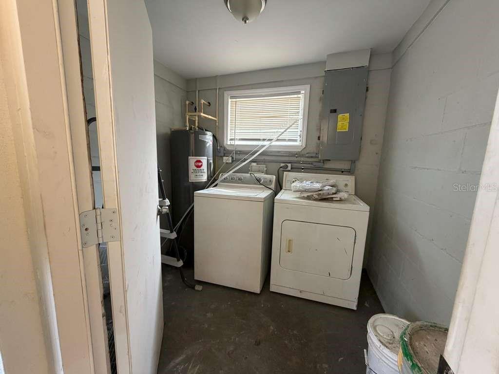 1205 AVENUE I