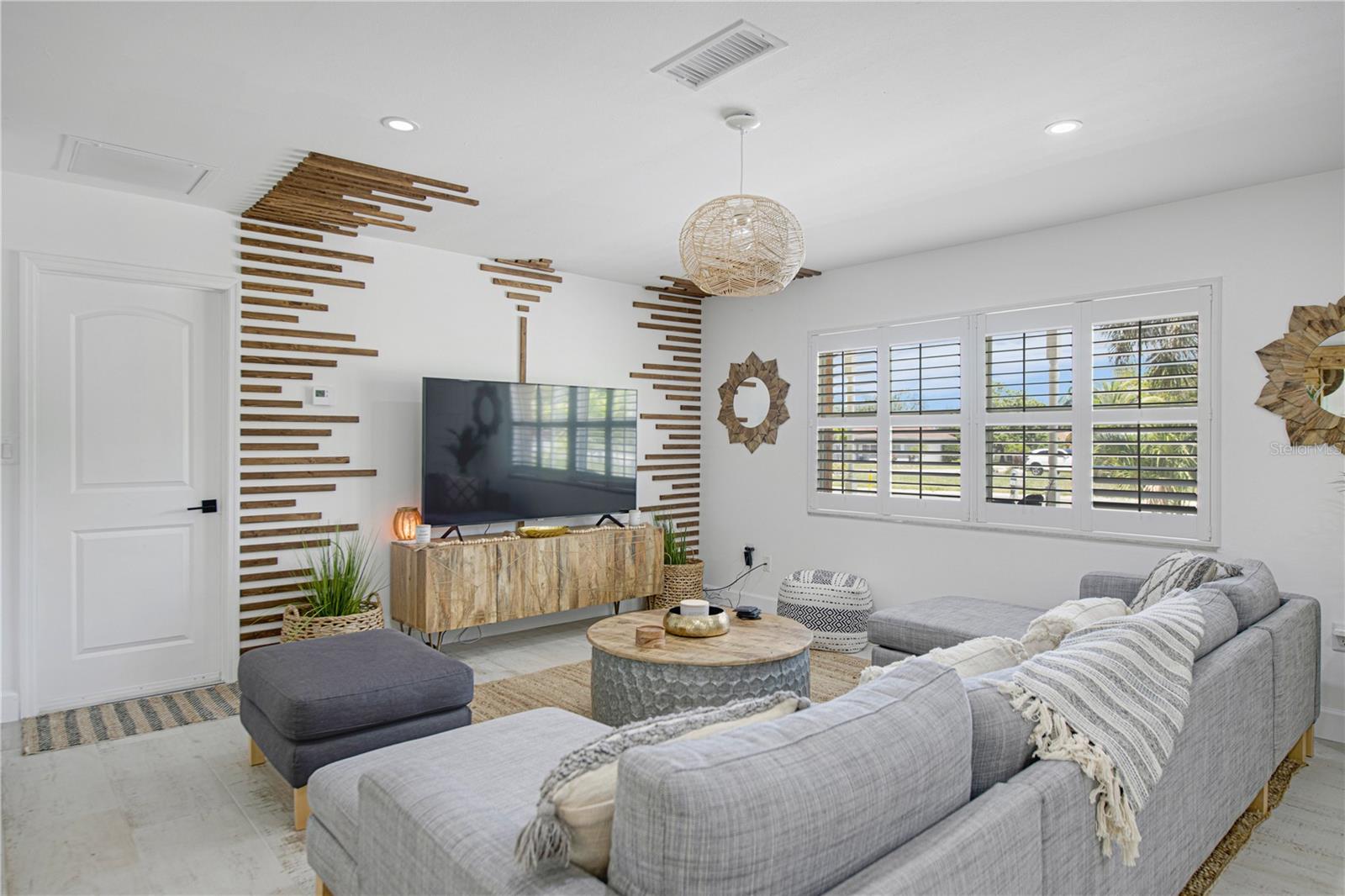 2436 CONSTITUTION BLVD