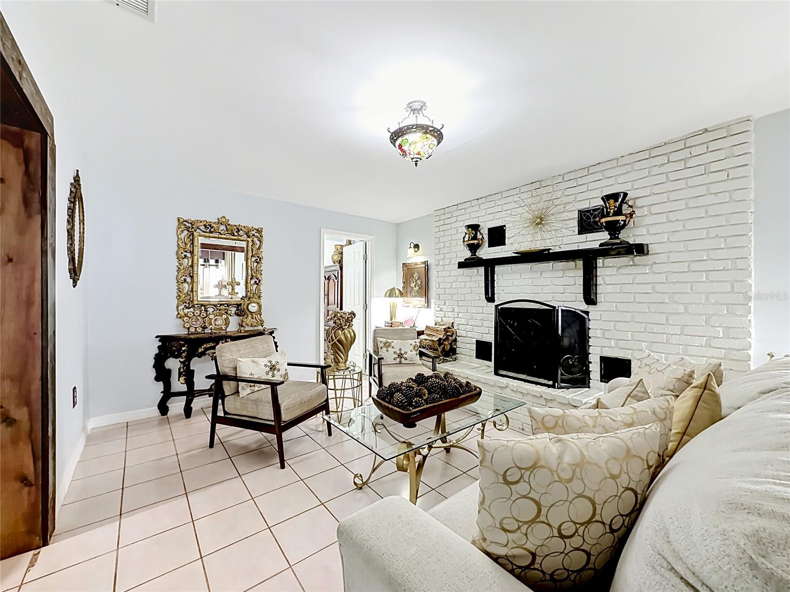 2705 ARC DR