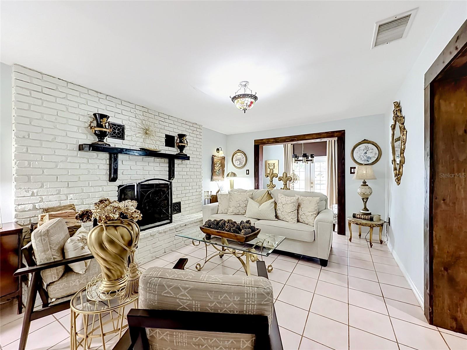 2705 ARC DR