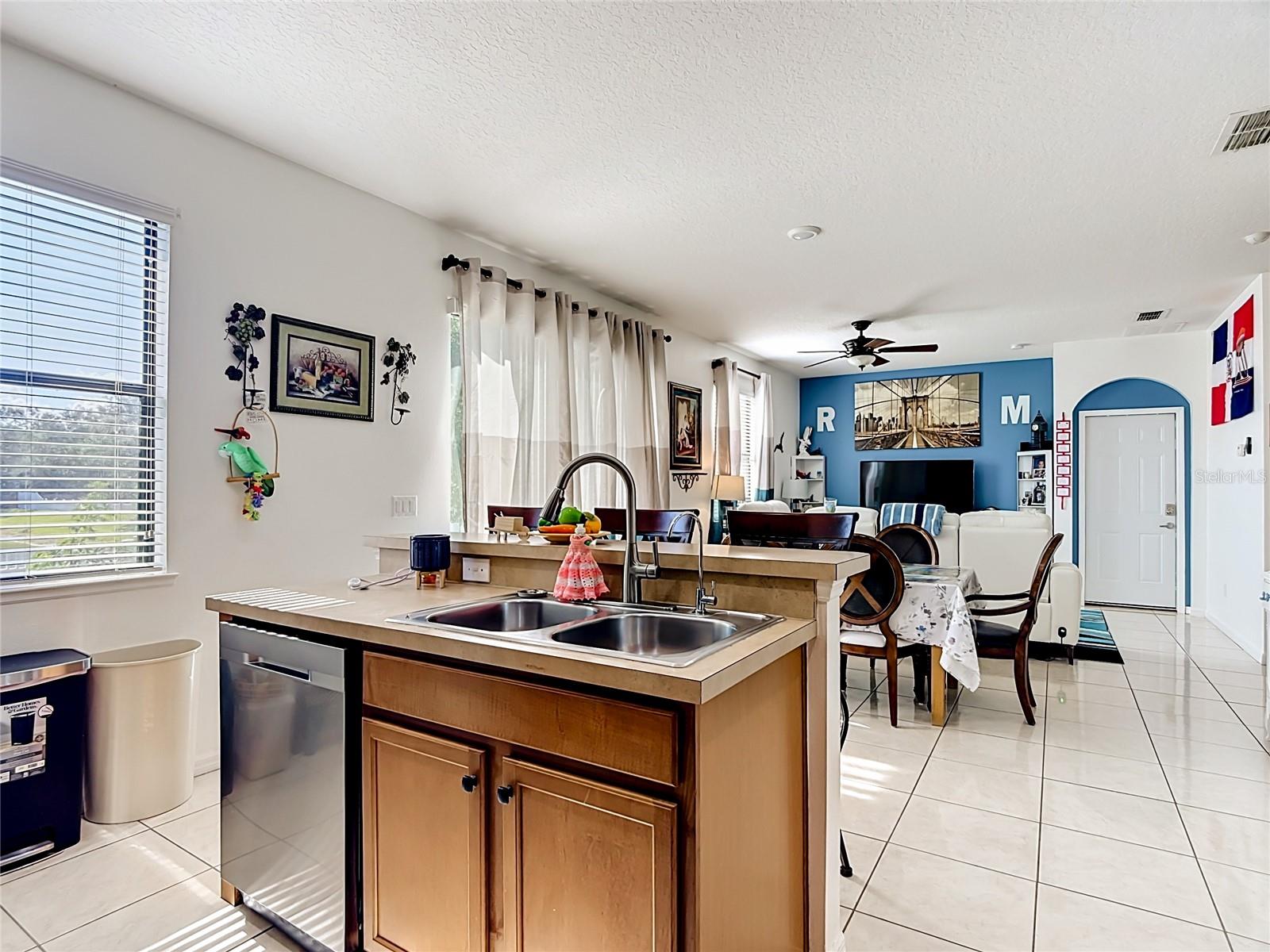 4605 DORAL PARK AVE