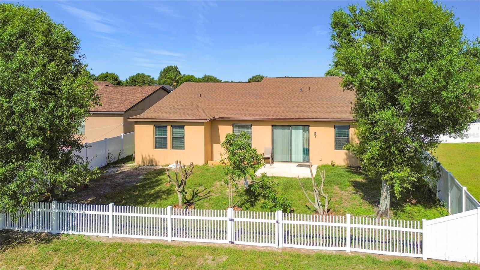 4605 DORAL PARK AVE