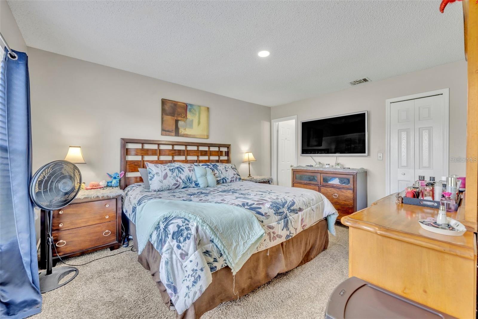 832 VALNERA CT