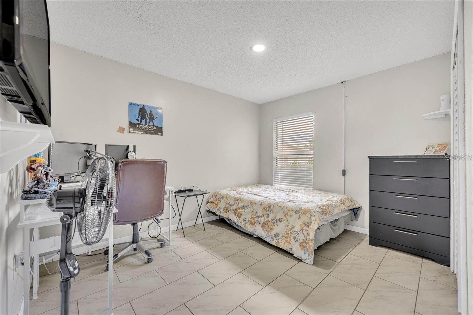 832 VALNERA CT