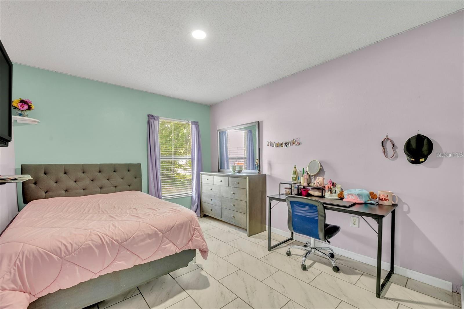 832 VALNERA CT
