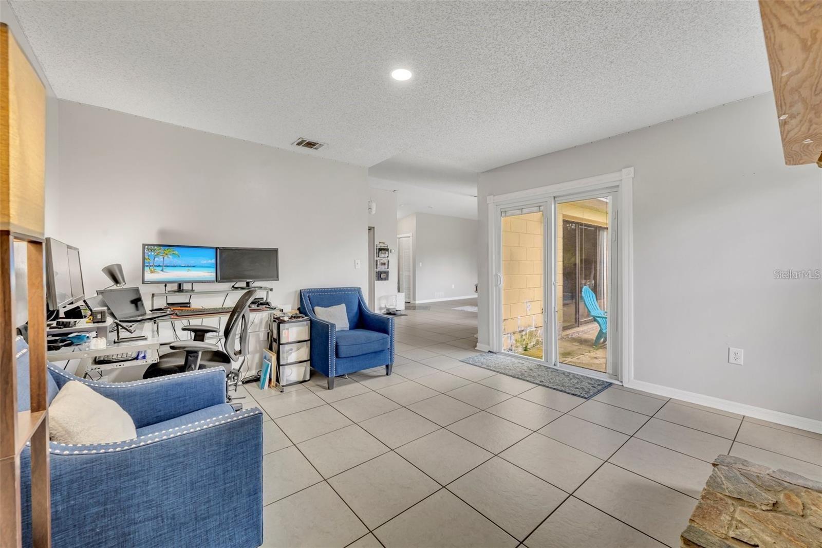 832 VALNERA CT