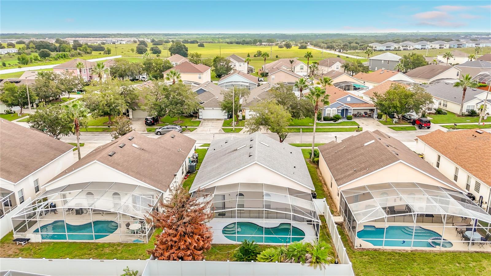 121 BLOOMINGDALE DR