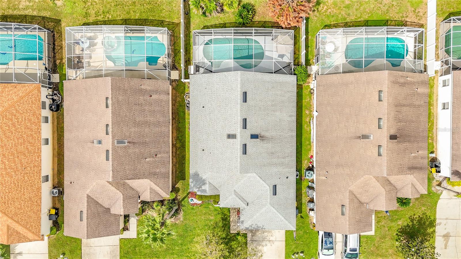 121 BLOOMINGDALE DR