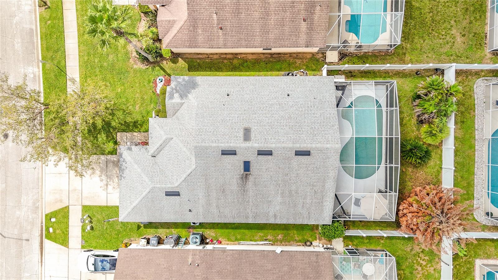 121 BLOOMINGDALE DR