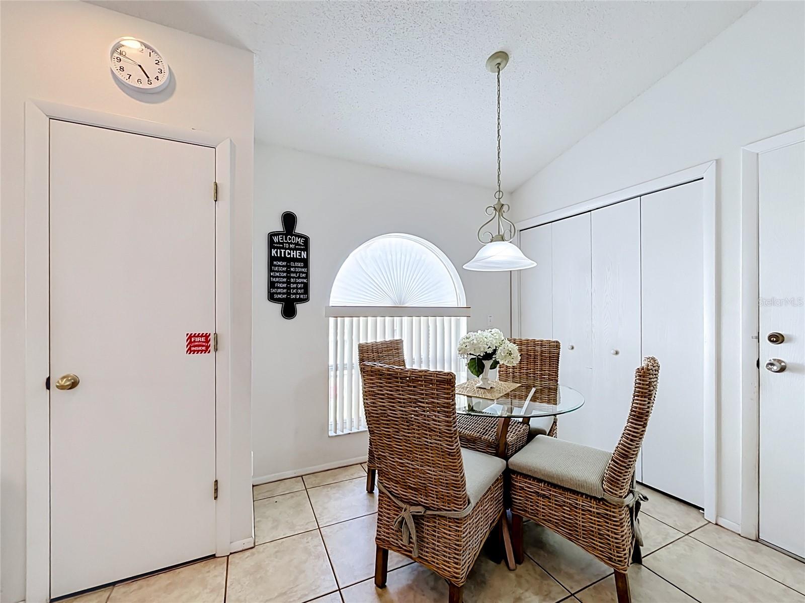 121 BLOOMINGDALE DR