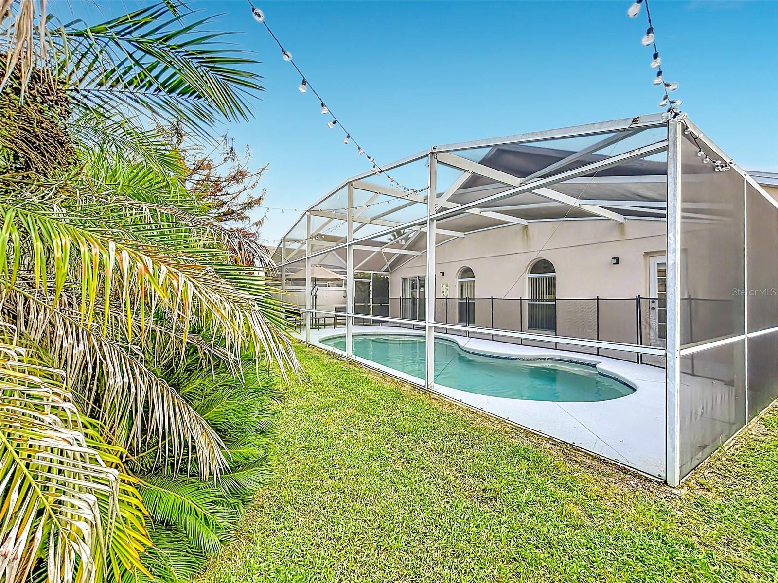 121 BLOOMINGDALE DR