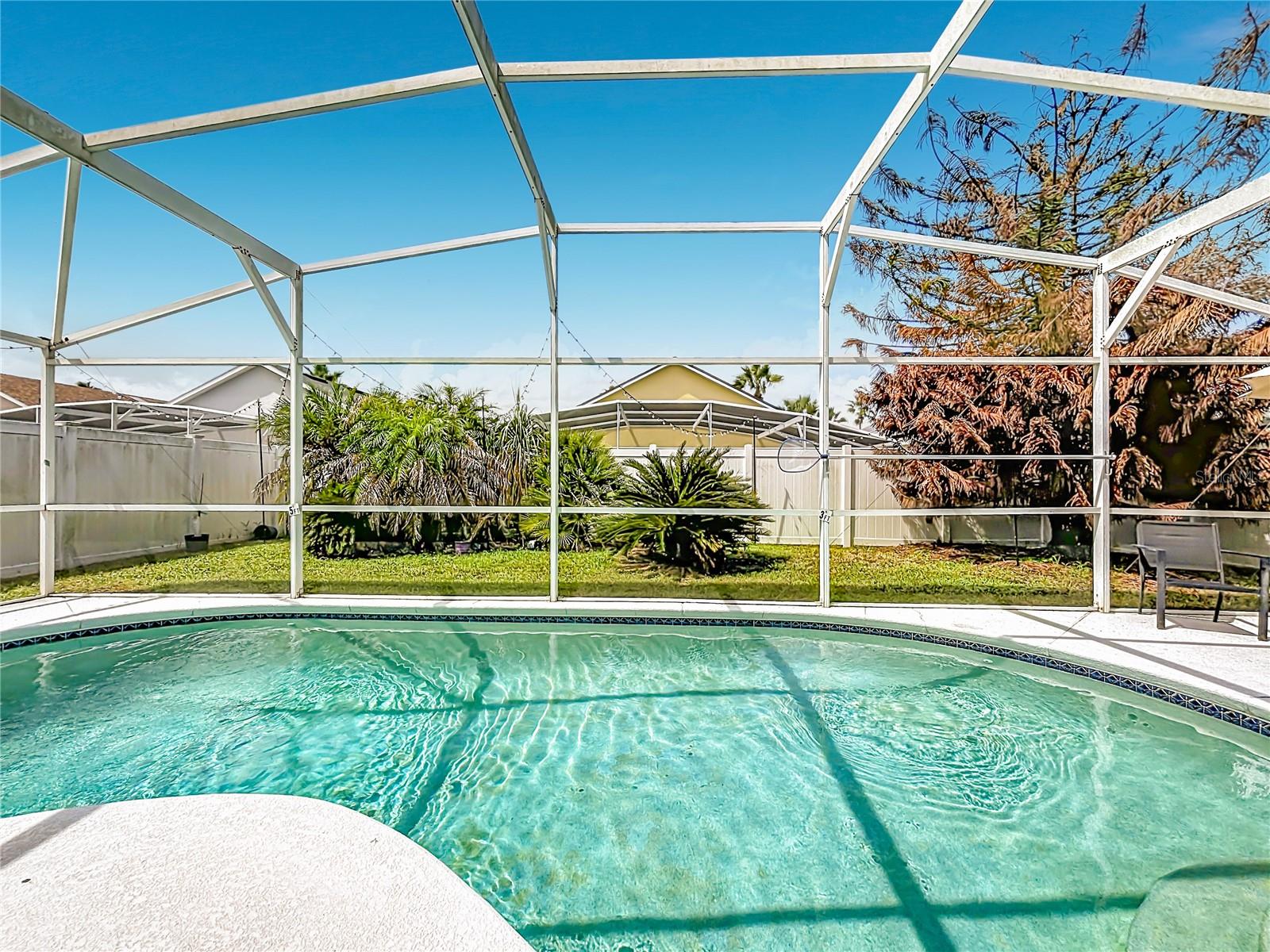 121 BLOOMINGDALE DR