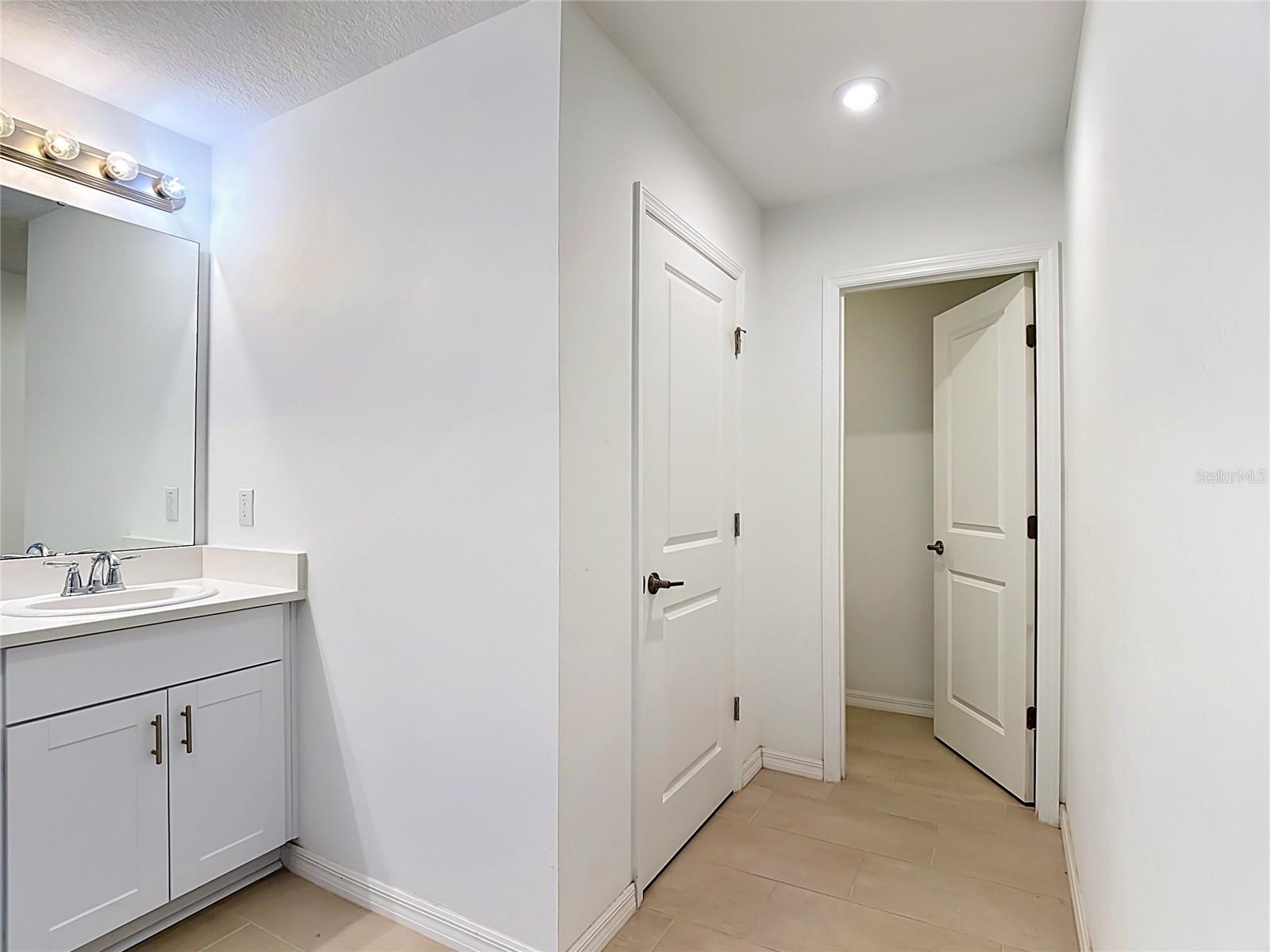 246 ZIRCON RD