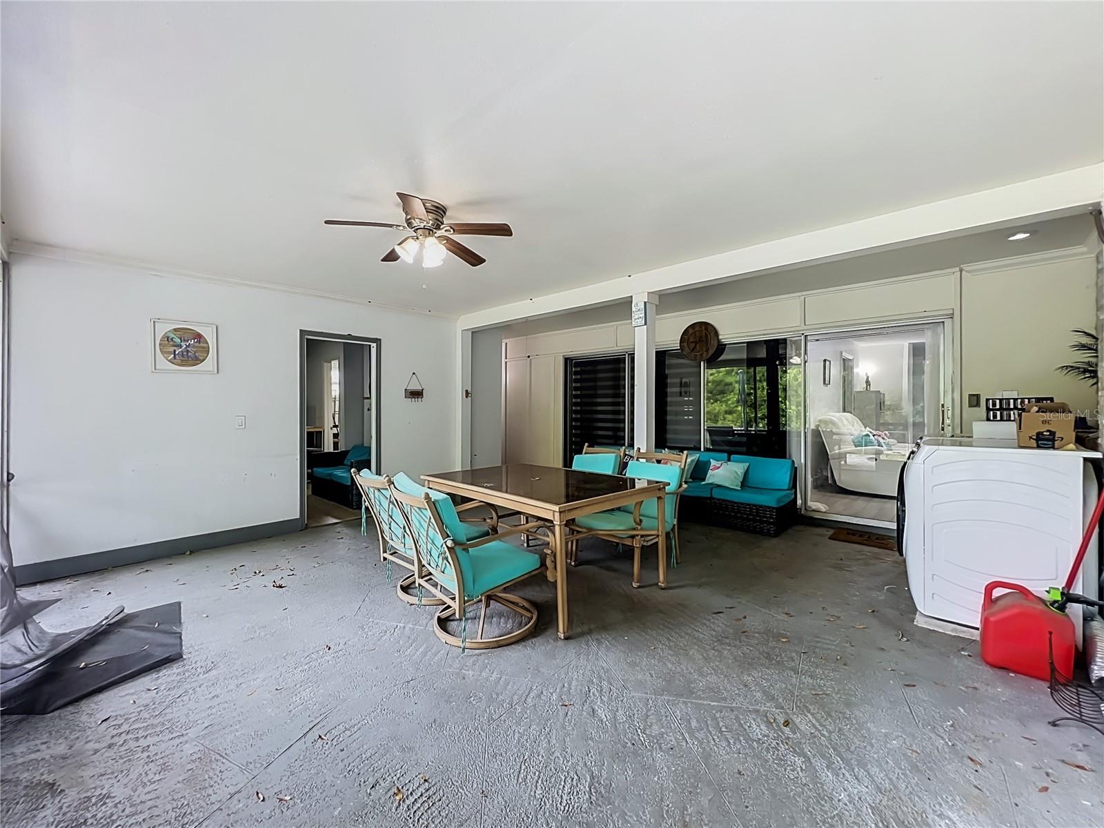 2425 LAUDERDALE CT