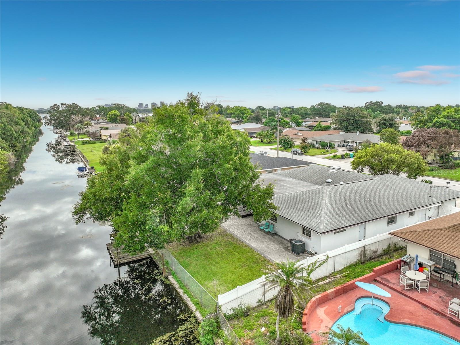 2425 LAUDERDALE CT