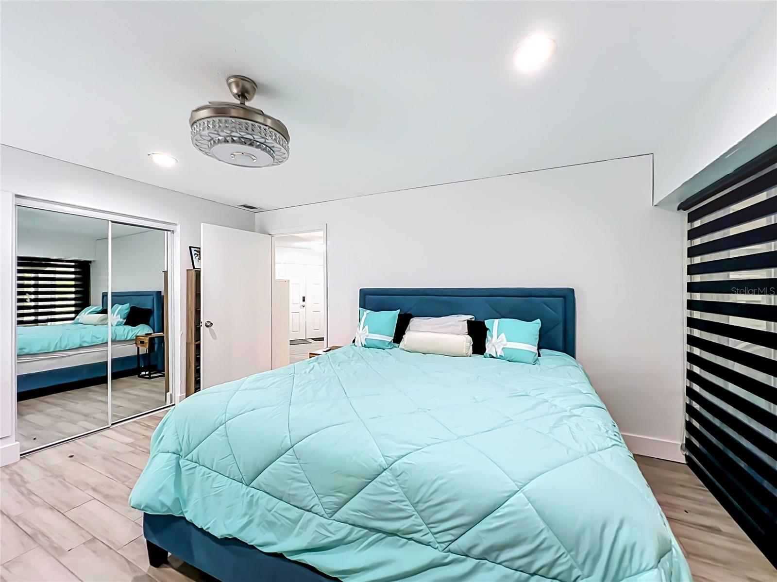 2425 LAUDERDALE CT