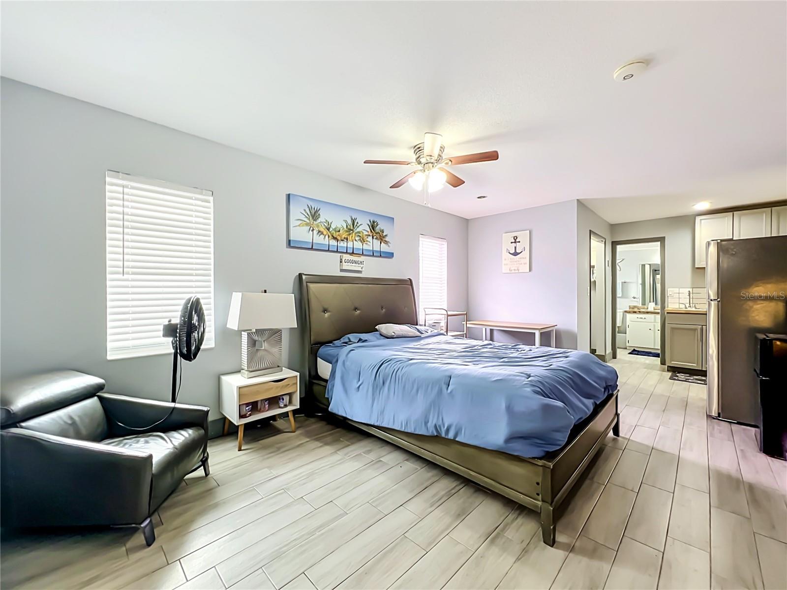 2425 LAUDERDALE CT