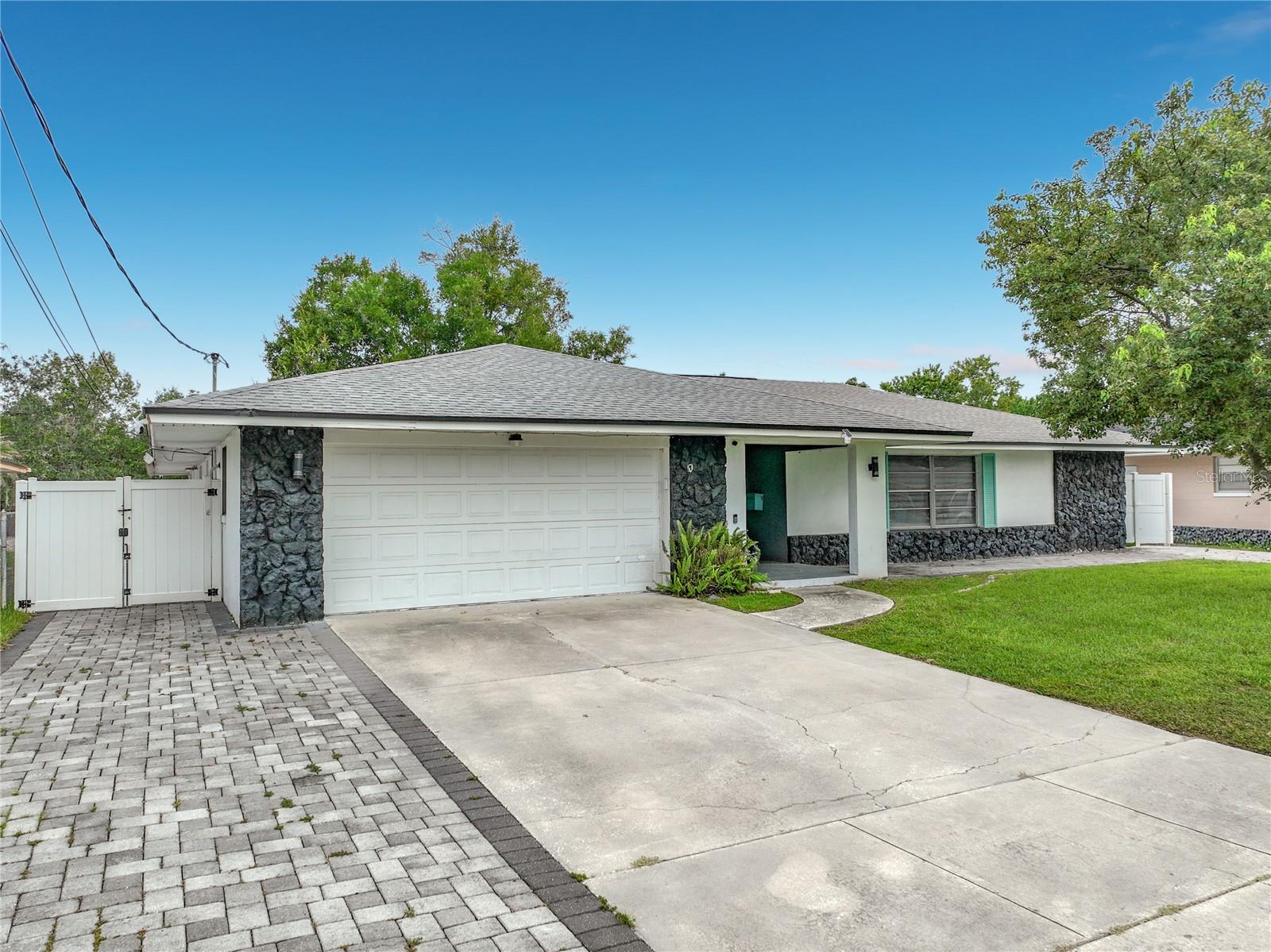 2425 LAUDERDALE CT