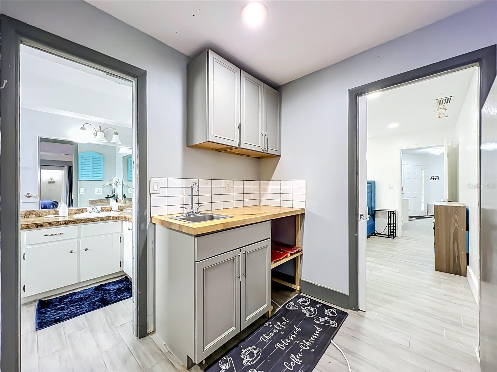 2425 LAUDERDALE CT