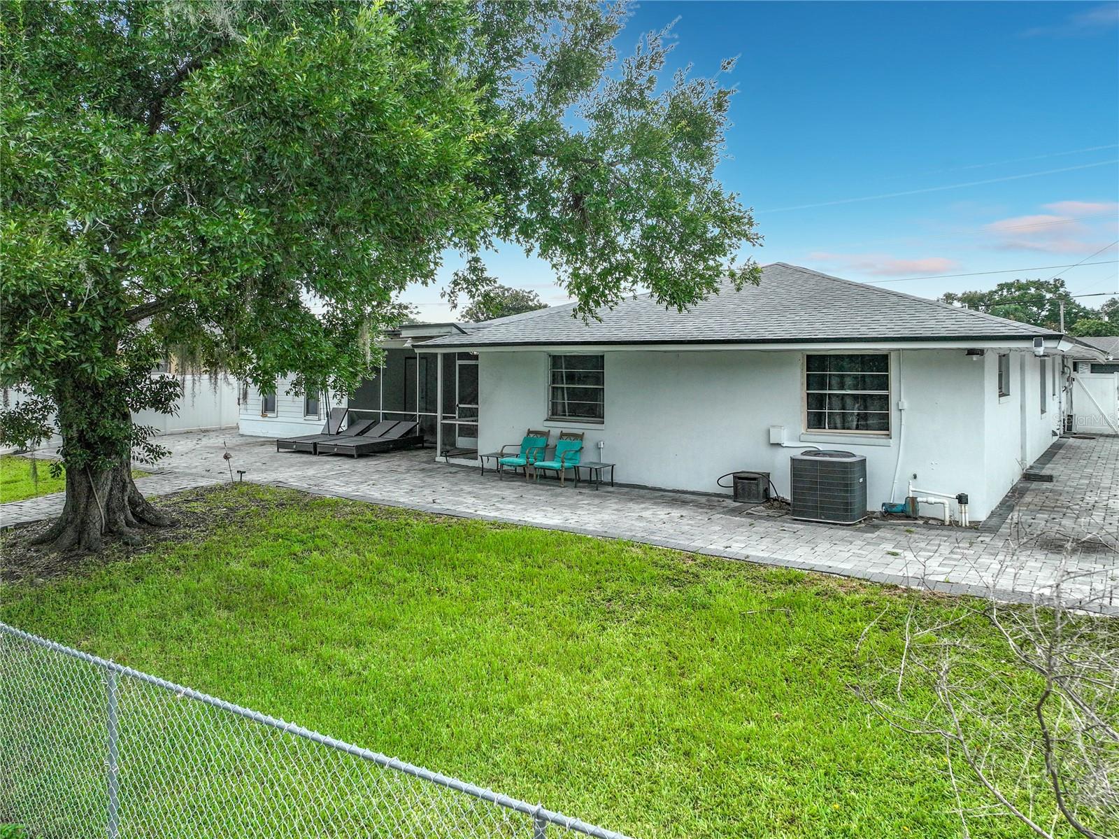 2425 LAUDERDALE CT