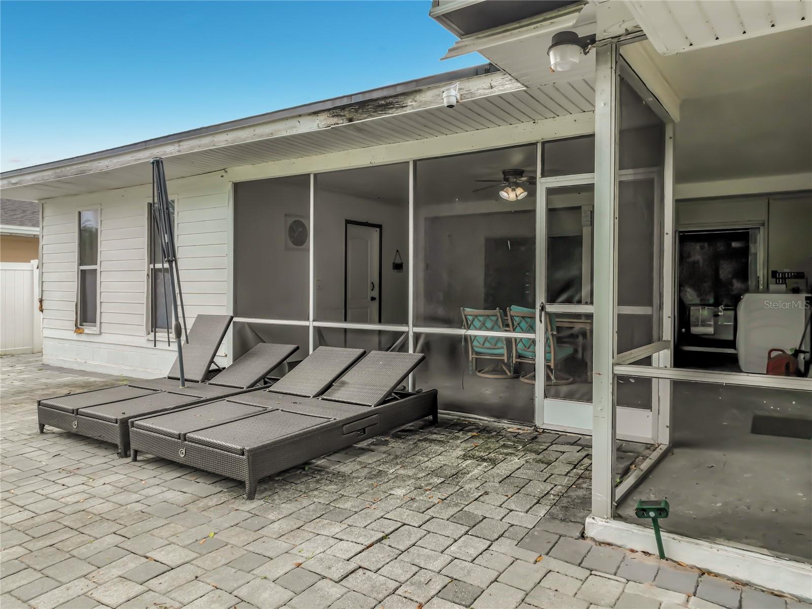 2425 LAUDERDALE CT