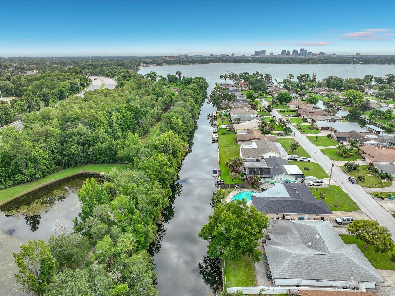 2425 LAUDERDALE CT