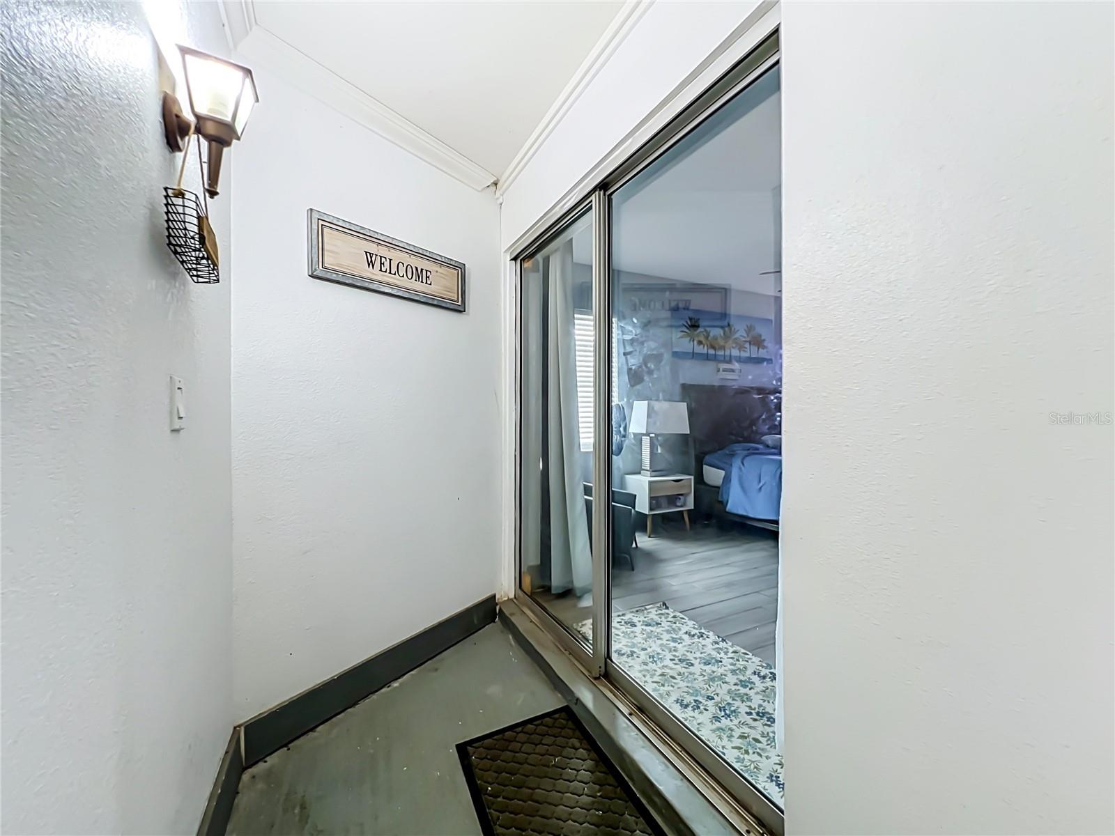 2425 LAUDERDALE CT