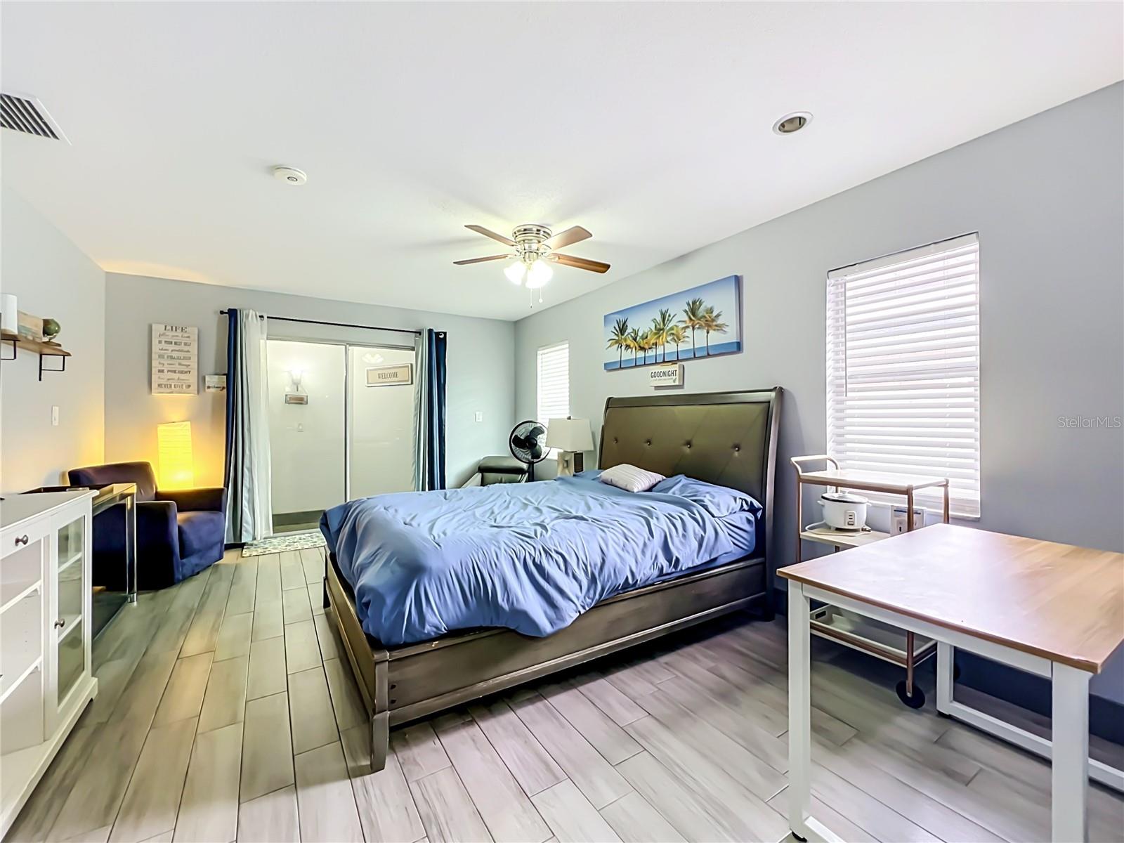 2425 LAUDERDALE CT