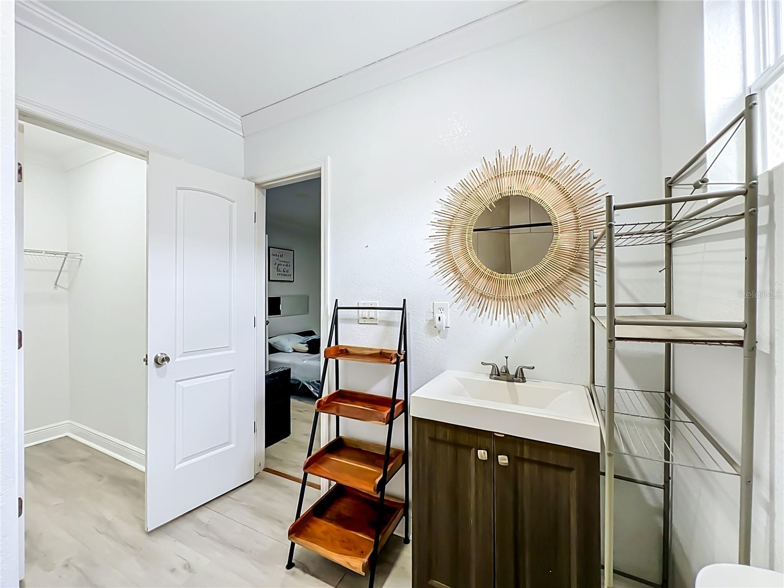 2425 LAUDERDALE CT