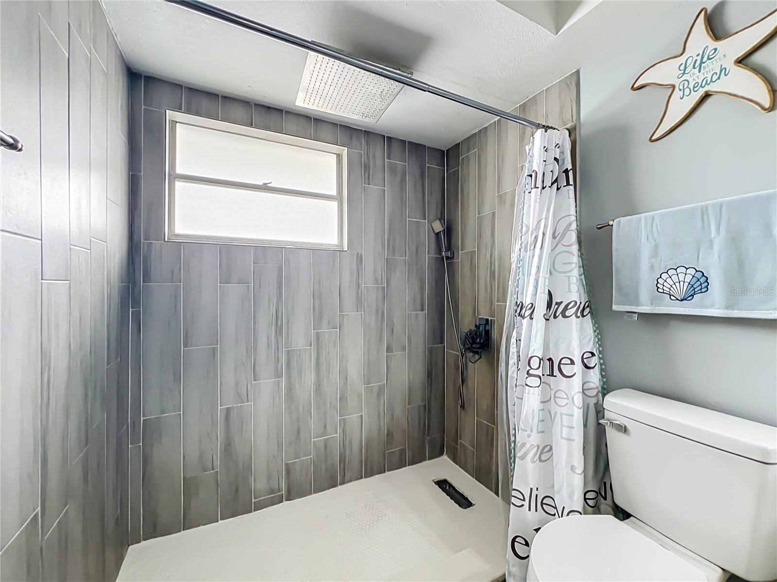 2425 LAUDERDALE CT
