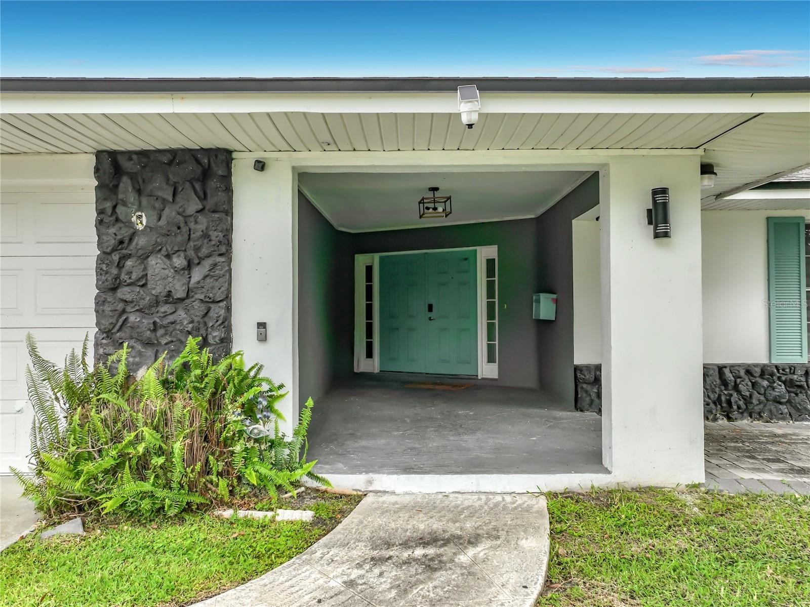 2425 LAUDERDALE CT