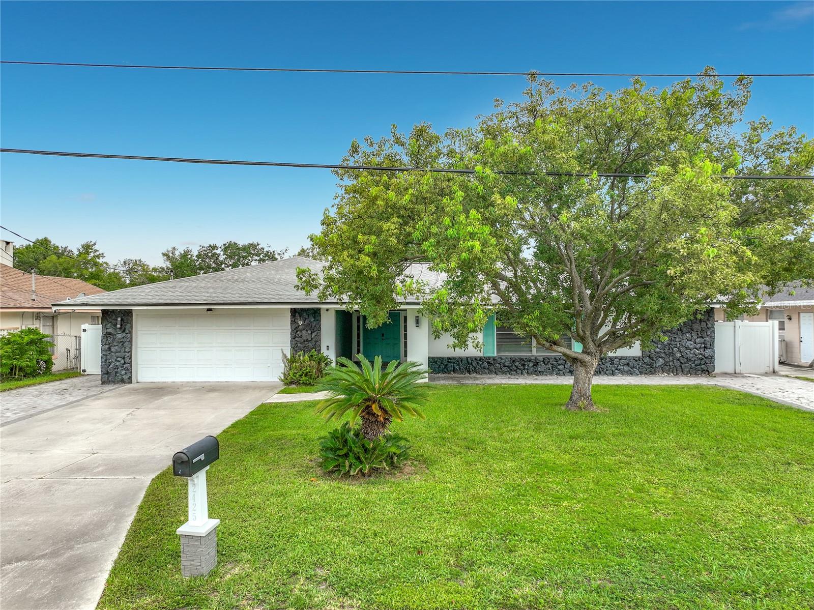 2425 LAUDERDALE CT