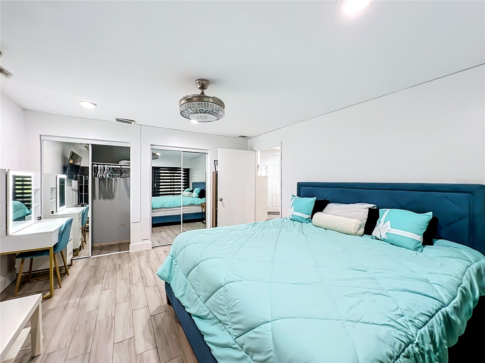 2425 LAUDERDALE CT